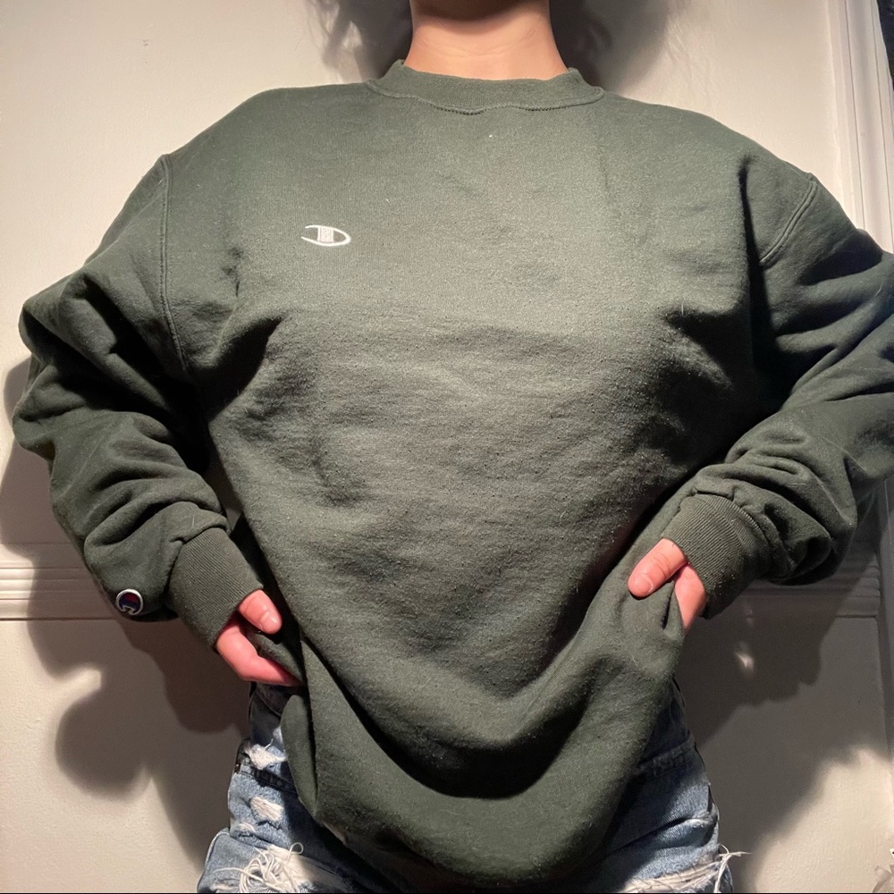 DARK GREEN VINTAGE CHAMPION CREWNECK 💚🤍